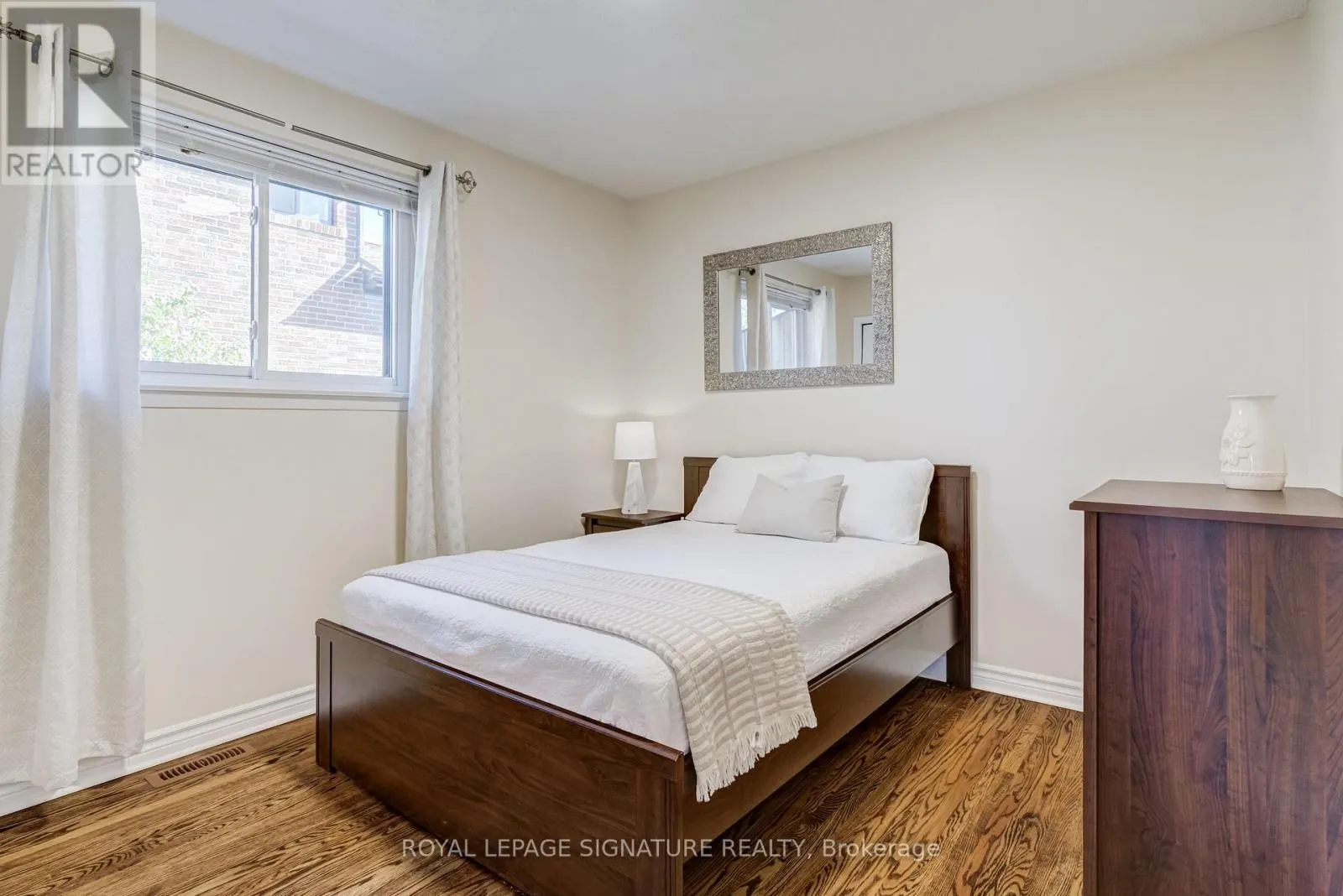 22 PAINSWICK CRESCENT