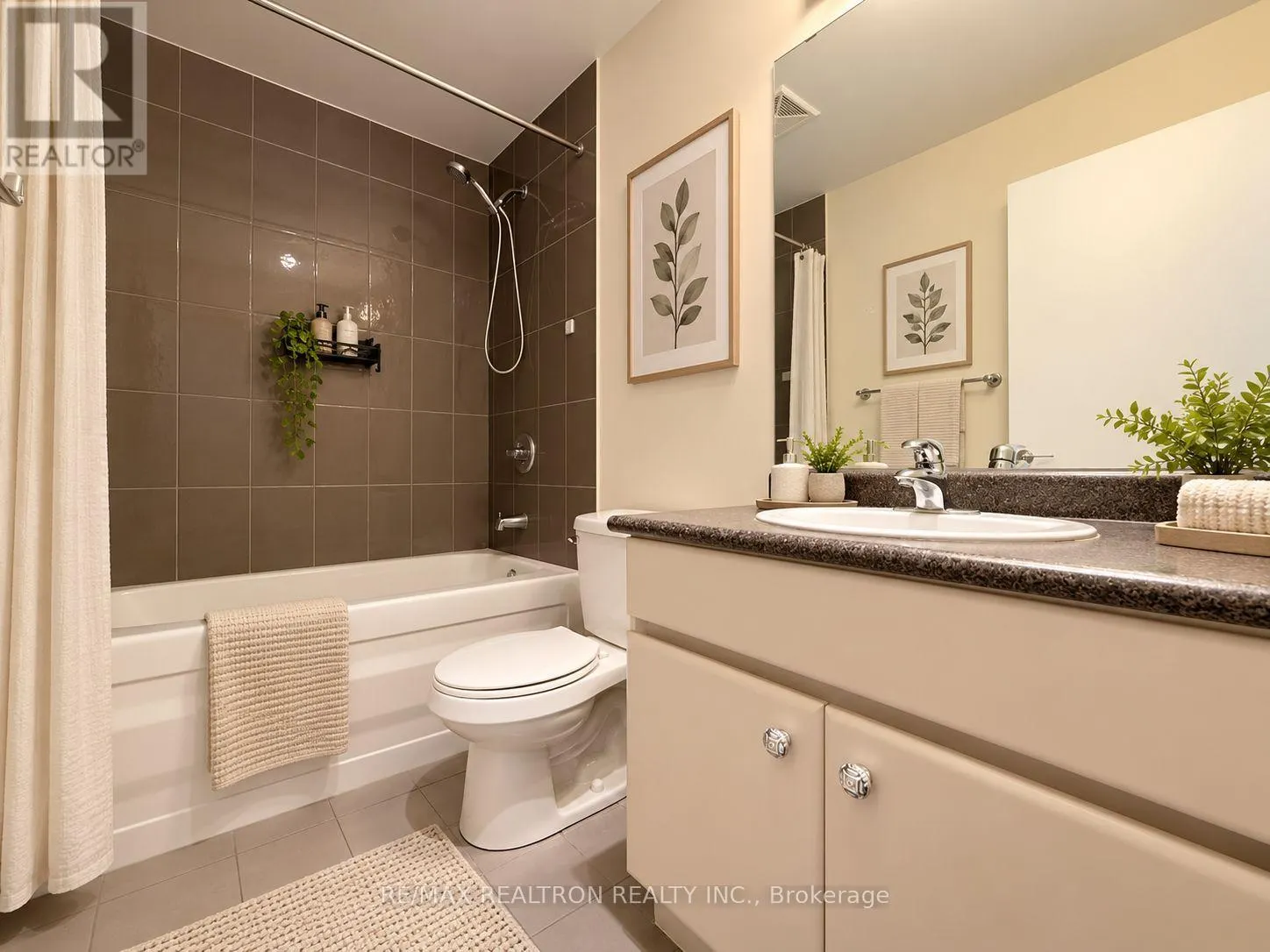 1103 - 30 CANTERBURY PLACE