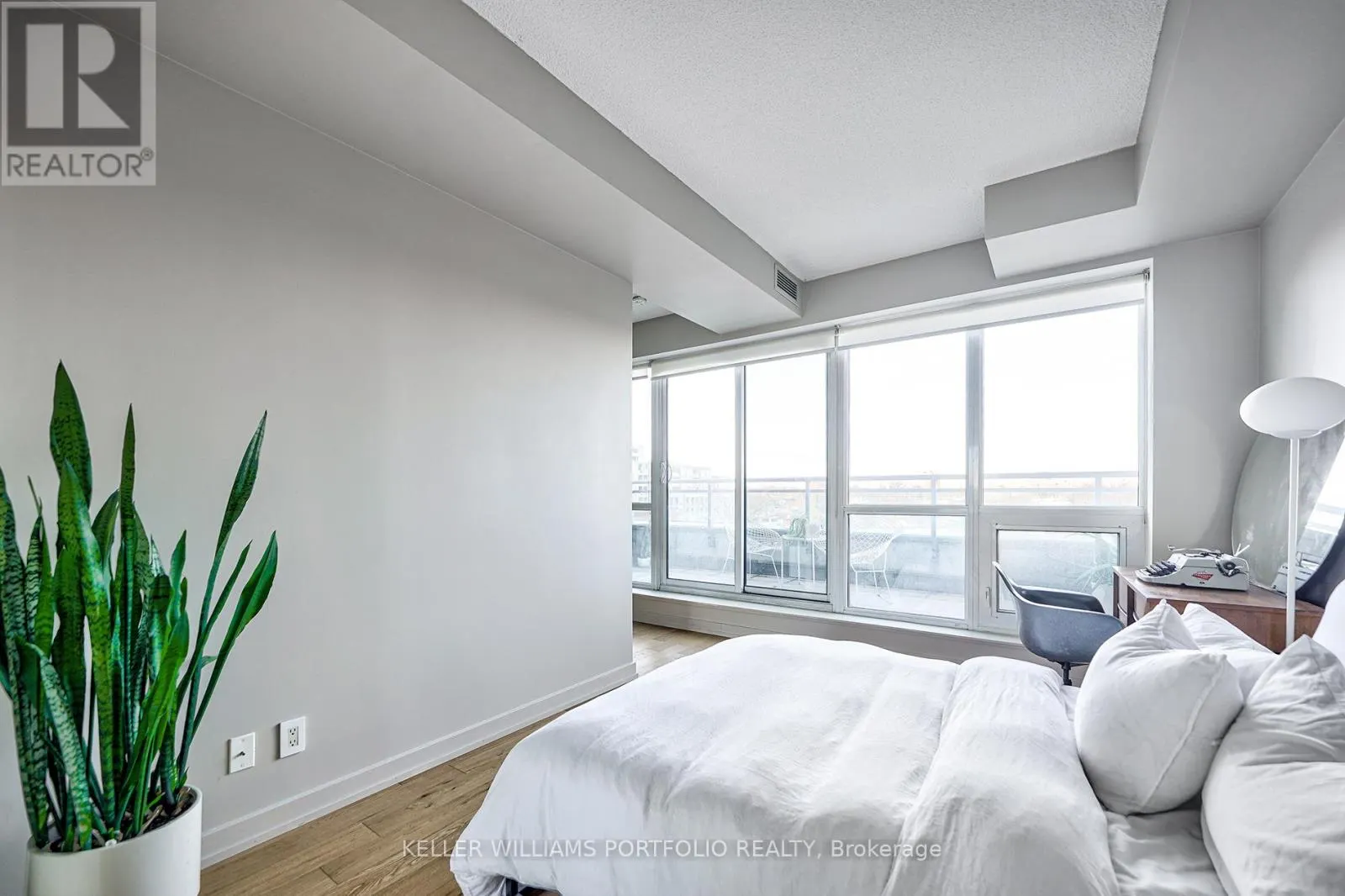 N507 - 1169 QUEEN STREET W