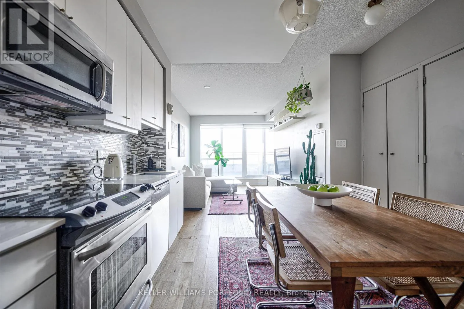 N507 - 1169 QUEEN STREET W