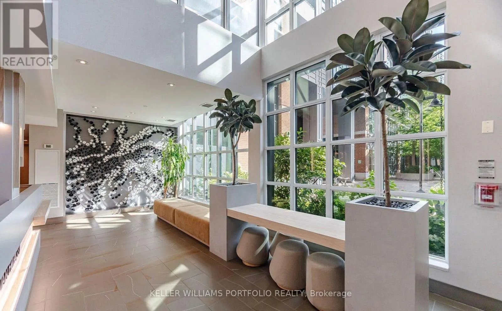 N507 - 1169 QUEEN STREET W