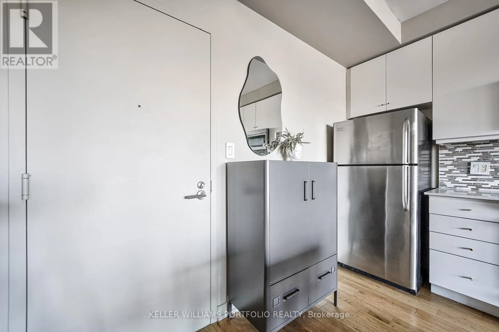 N507 - 1169 QUEEN STREET W