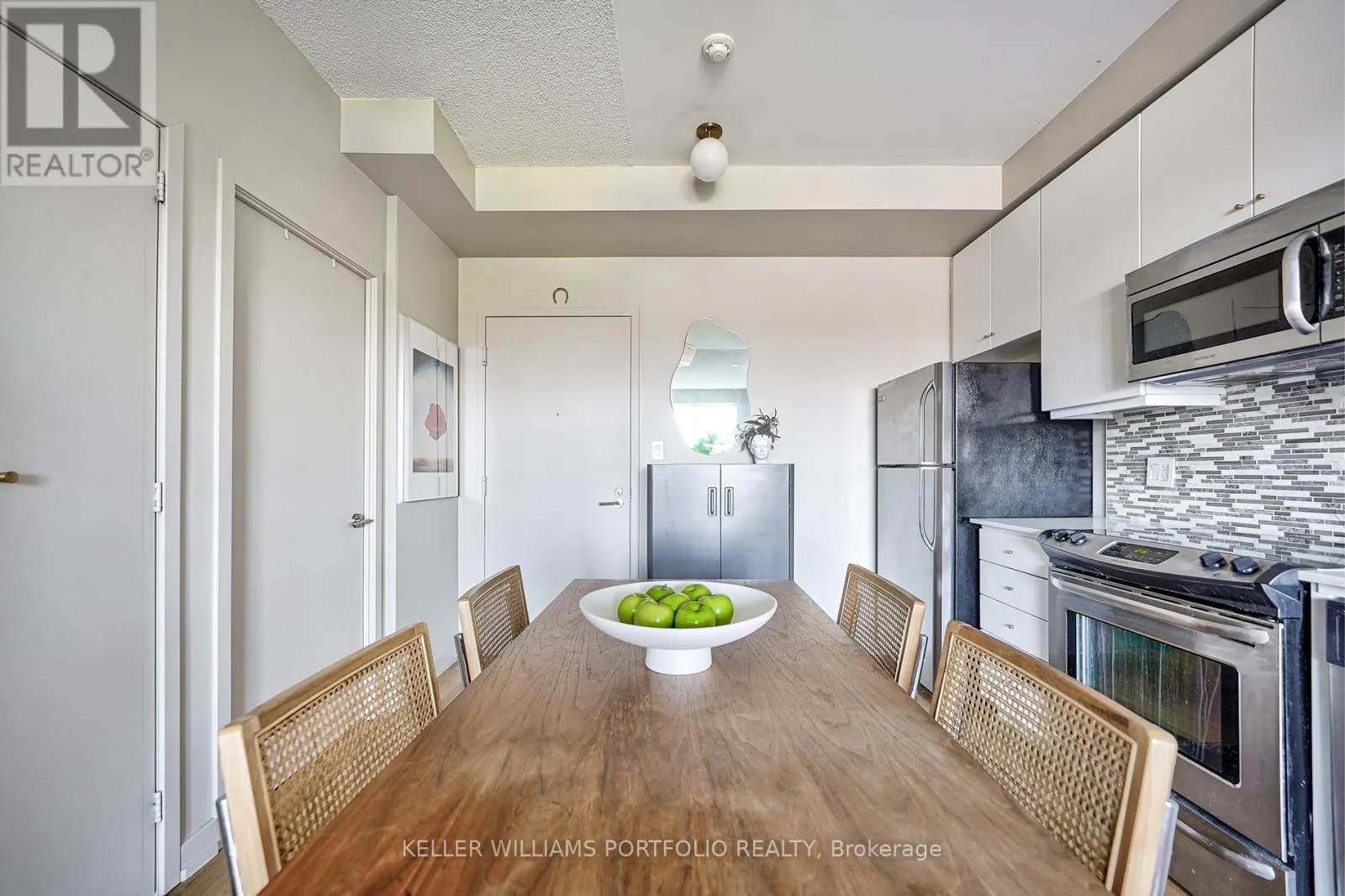 N507 - 1169 QUEEN STREET W