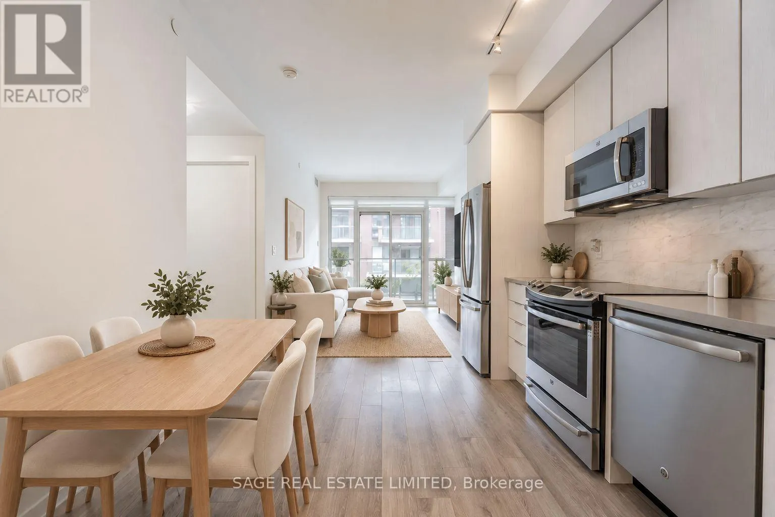 519 - 50 BRUYERES MEWS