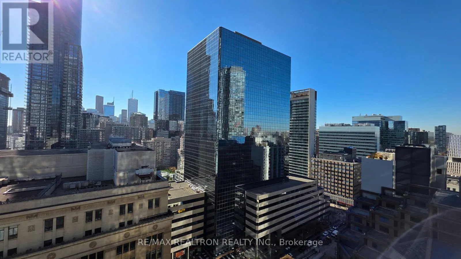 1911 - 15 GRENVILLE STREET
