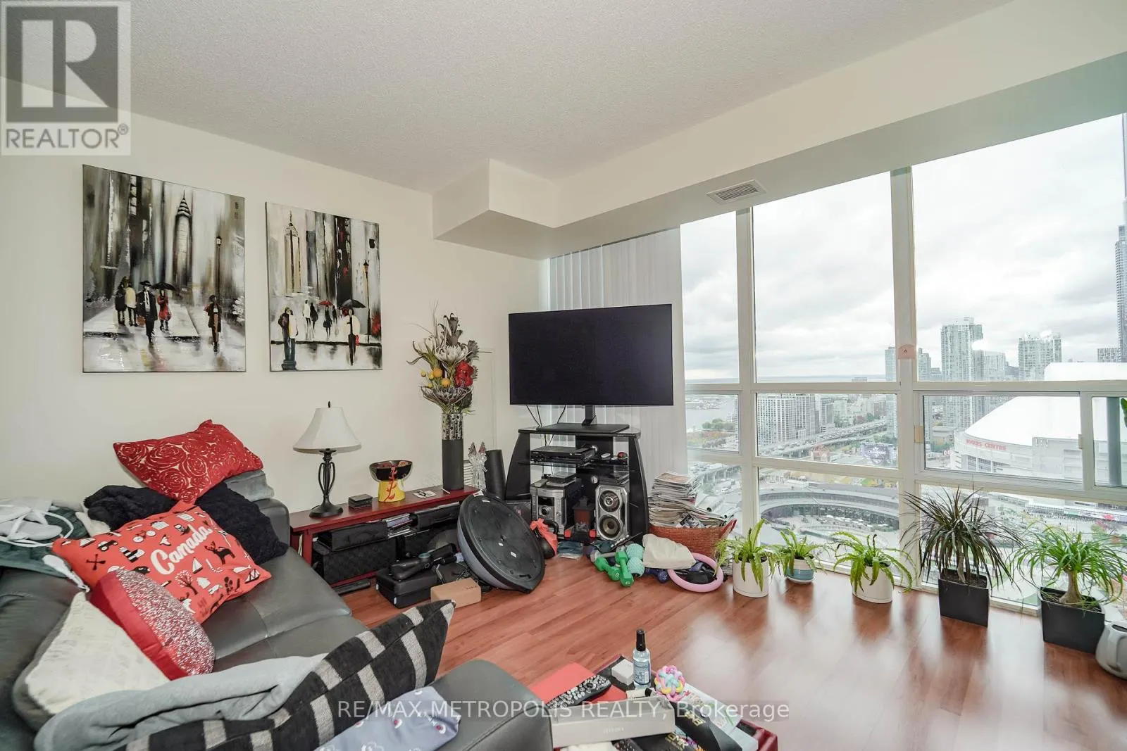 3602 - 30 GRAND TRUNK CRESCENT