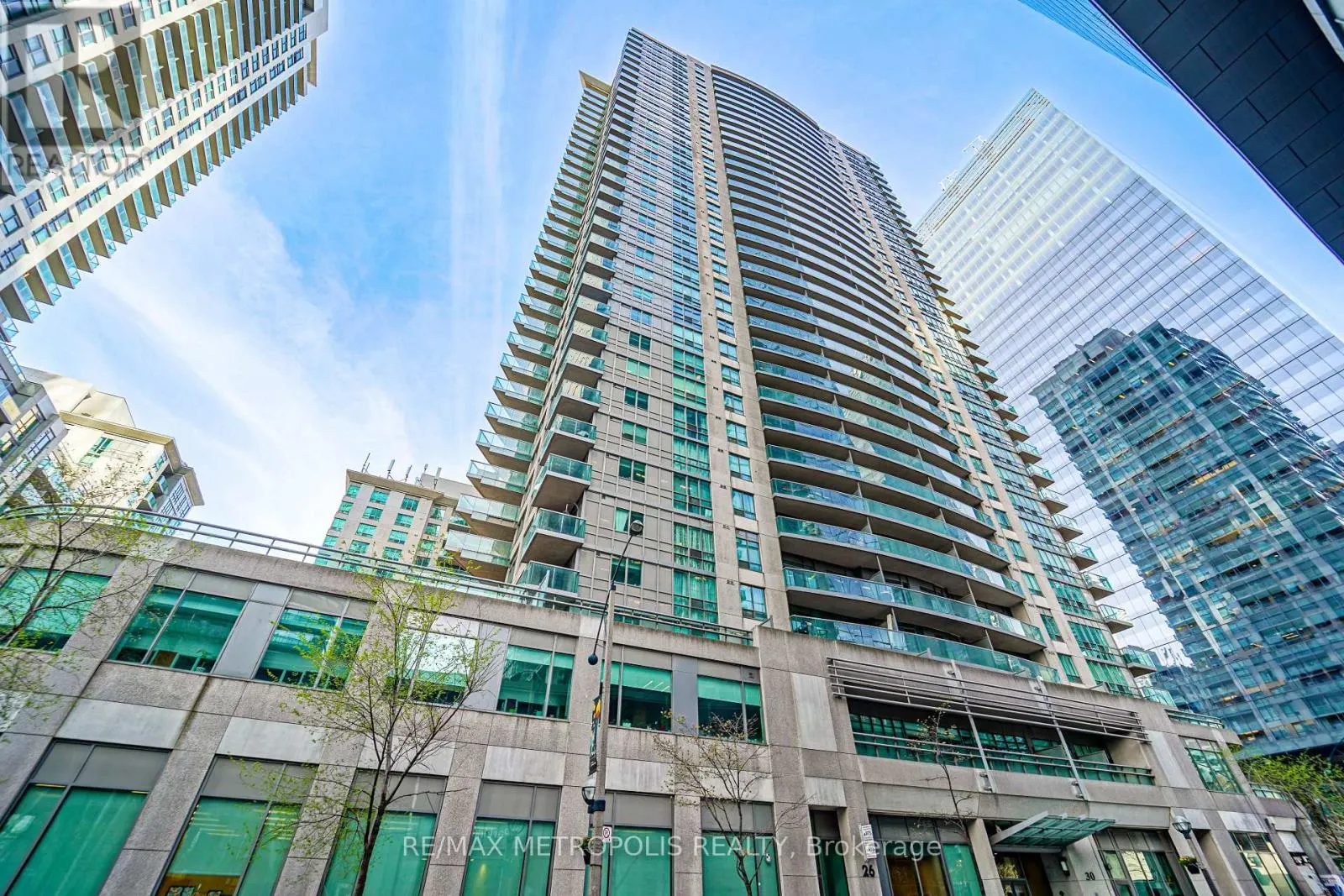 3602 - 30 GRAND TRUNK CRESCENT