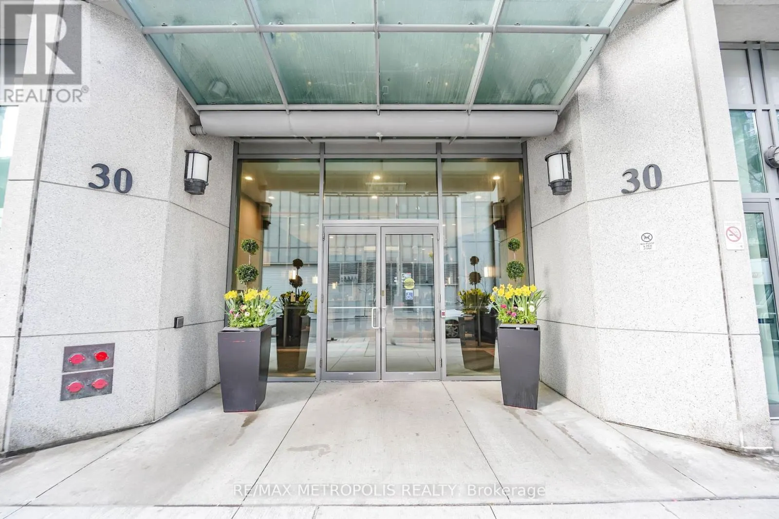 3602 - 30 GRAND TRUNK CRESCENT