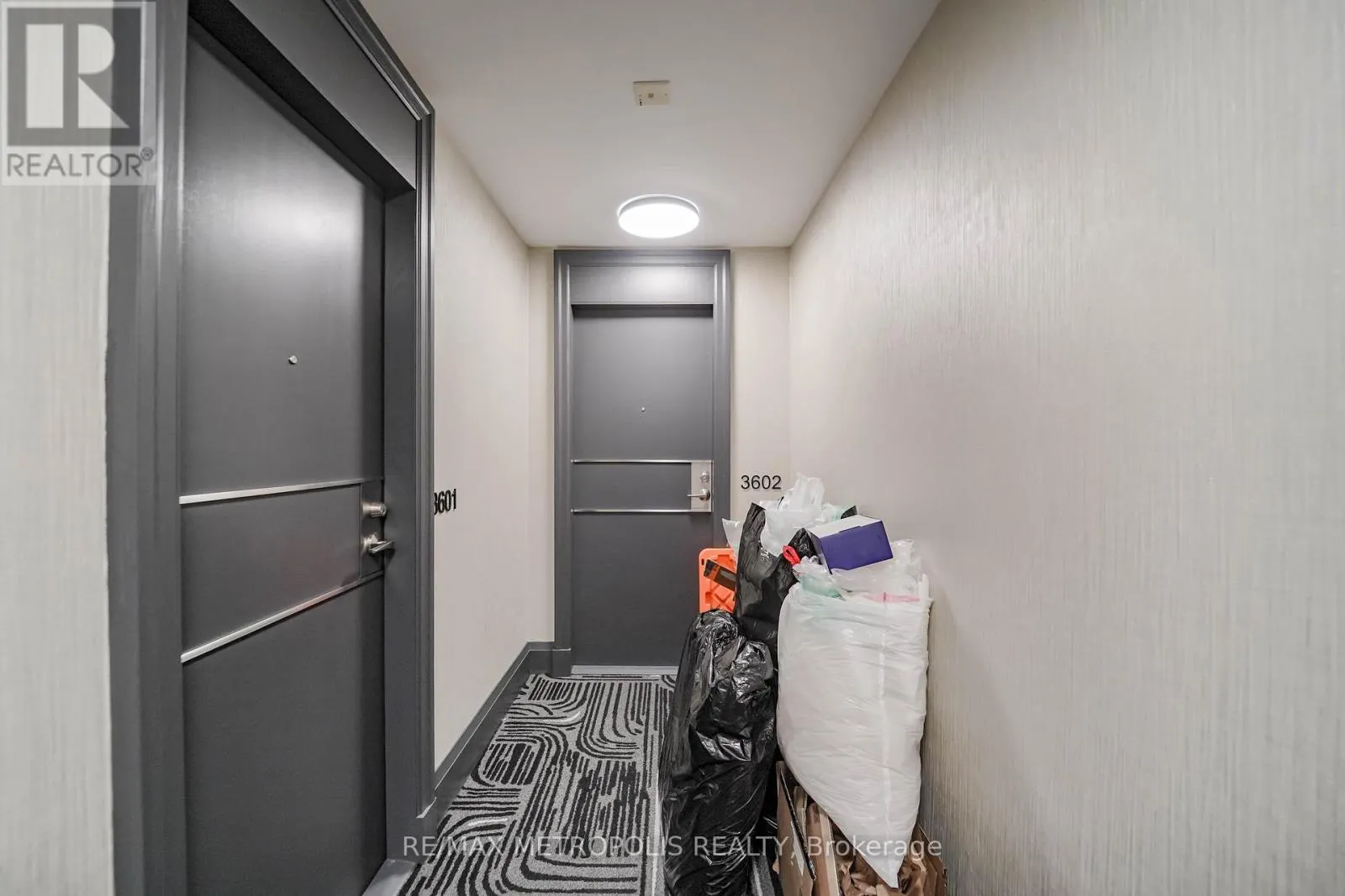 3602 - 30 GRAND TRUNK CRESCENT