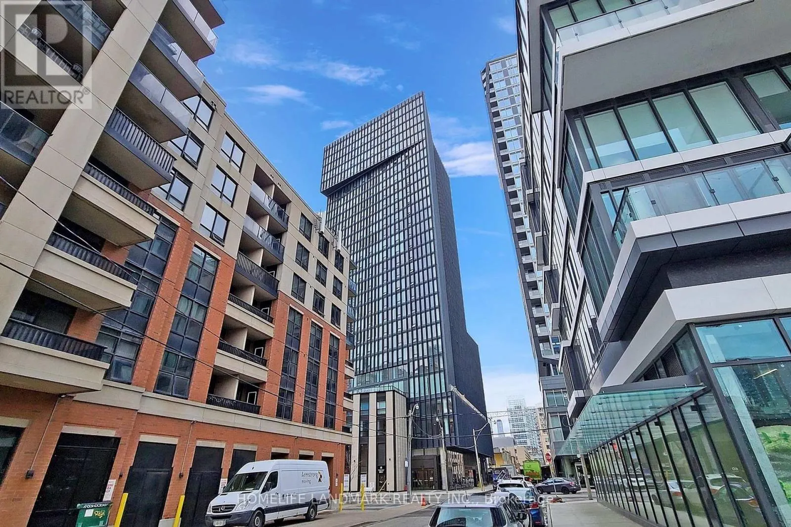 201 - 60 SHUTER STREET