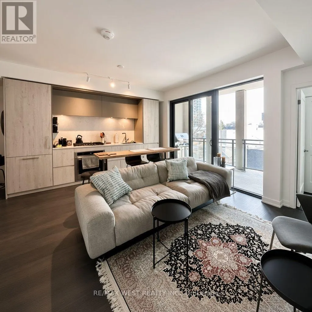 202 - 1 HILLSDALE AVENUE W