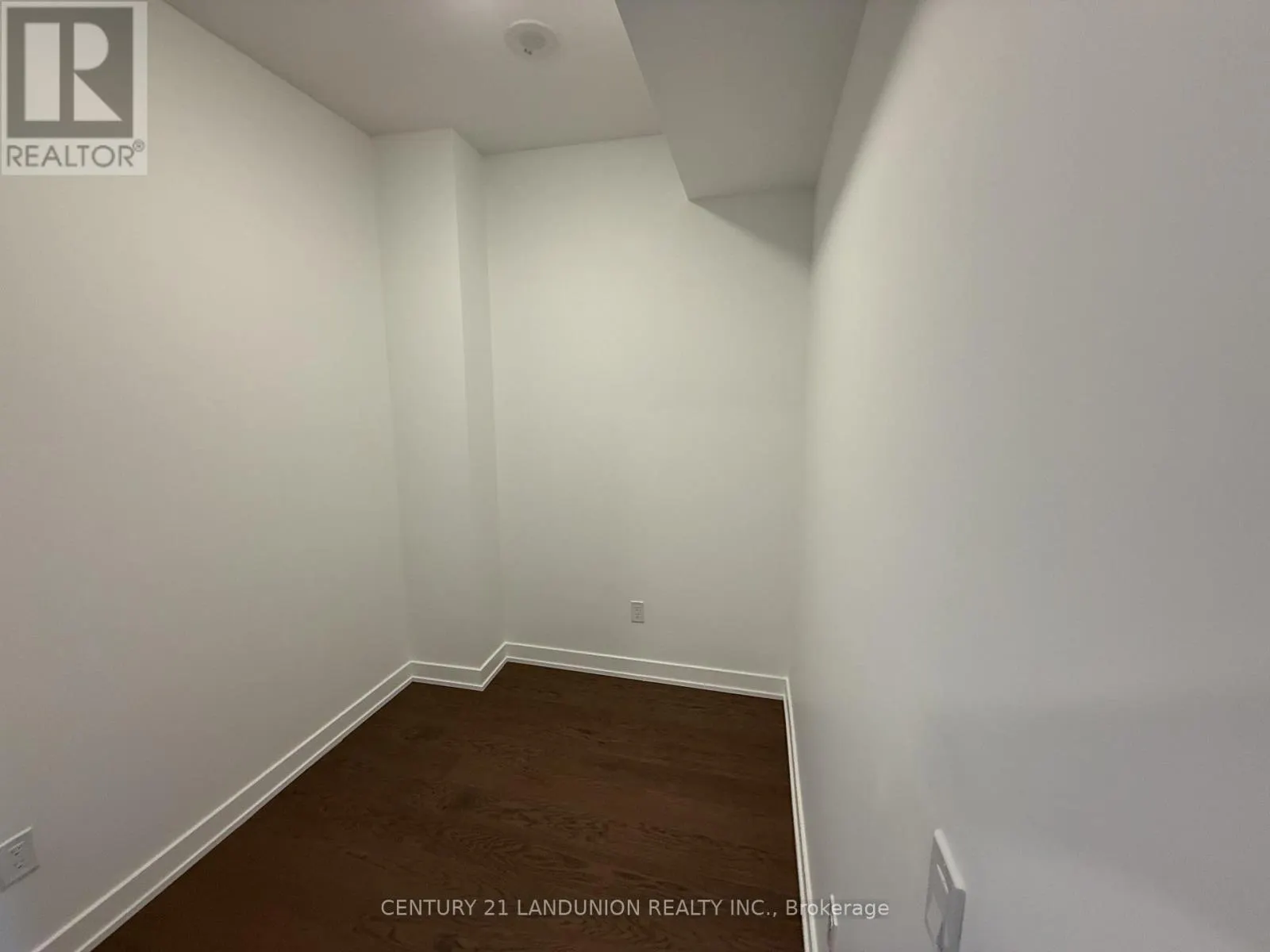 1619 - 89 MONTCLAIR AVENUE