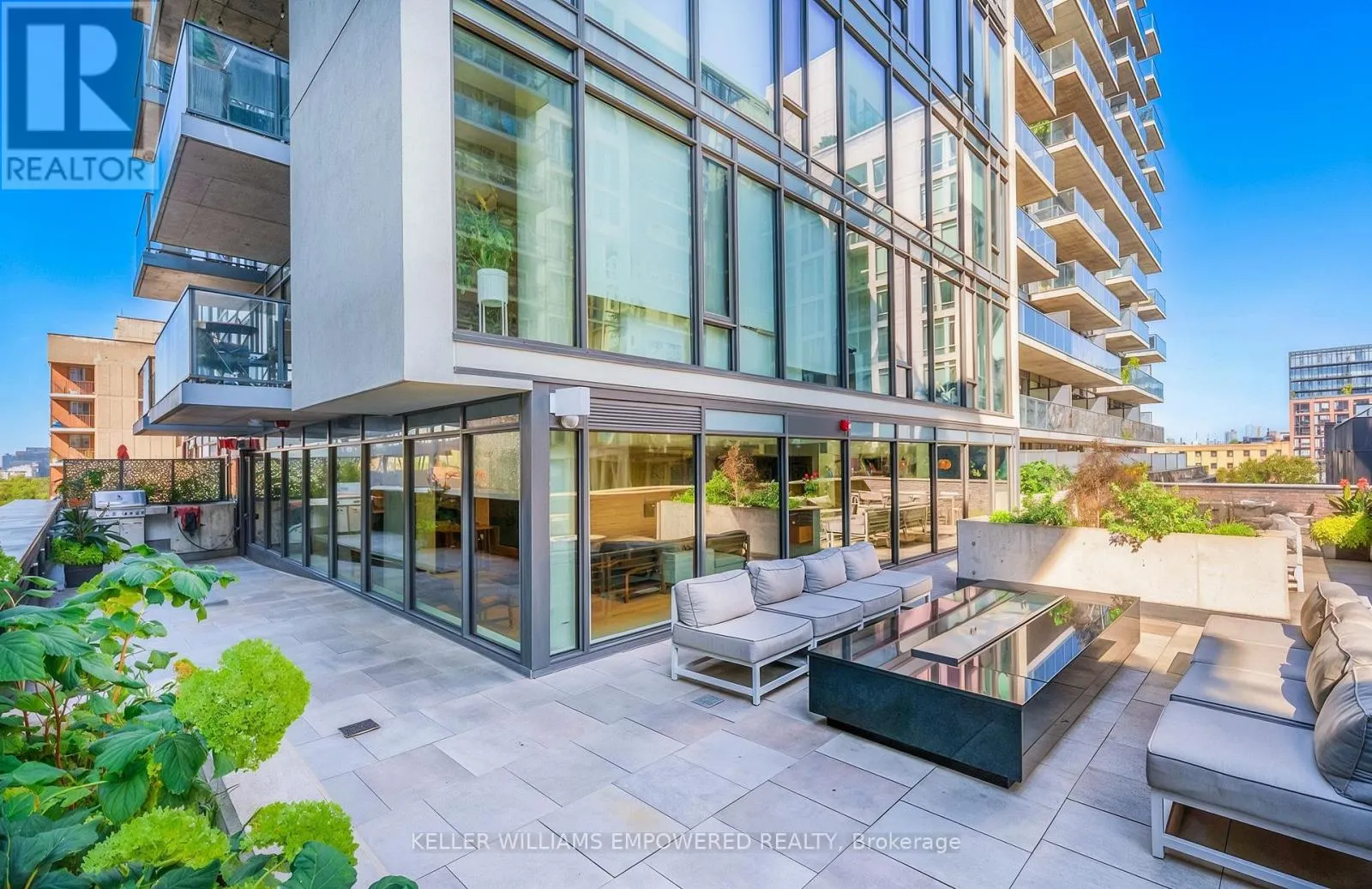 717 - 111 BATHURST STREET