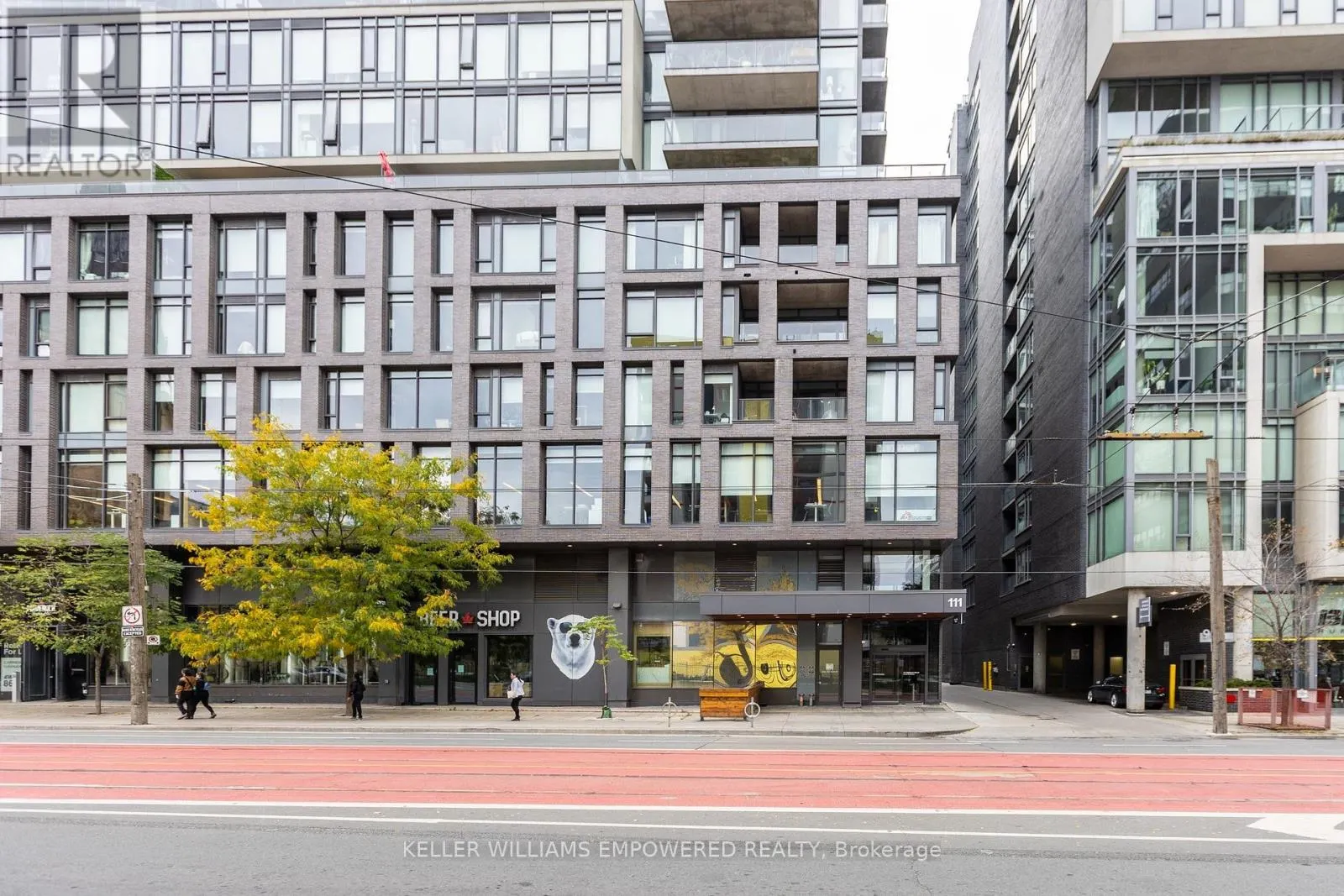 717 - 111 BATHURST STREET