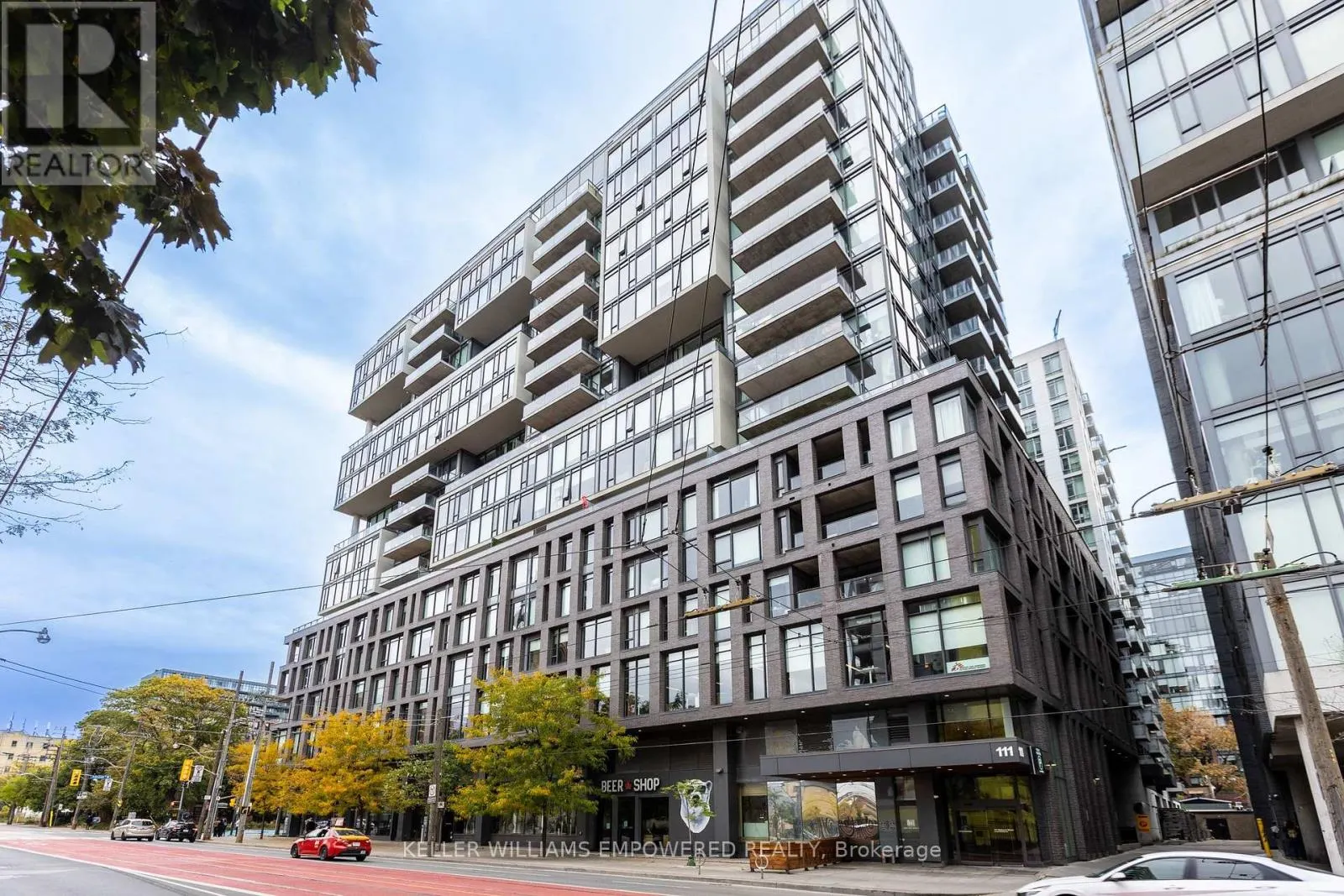 717 - 111 BATHURST STREET