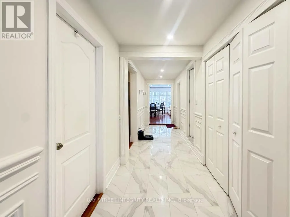 UNIT 1 - 275 ESTELLE AVENUE