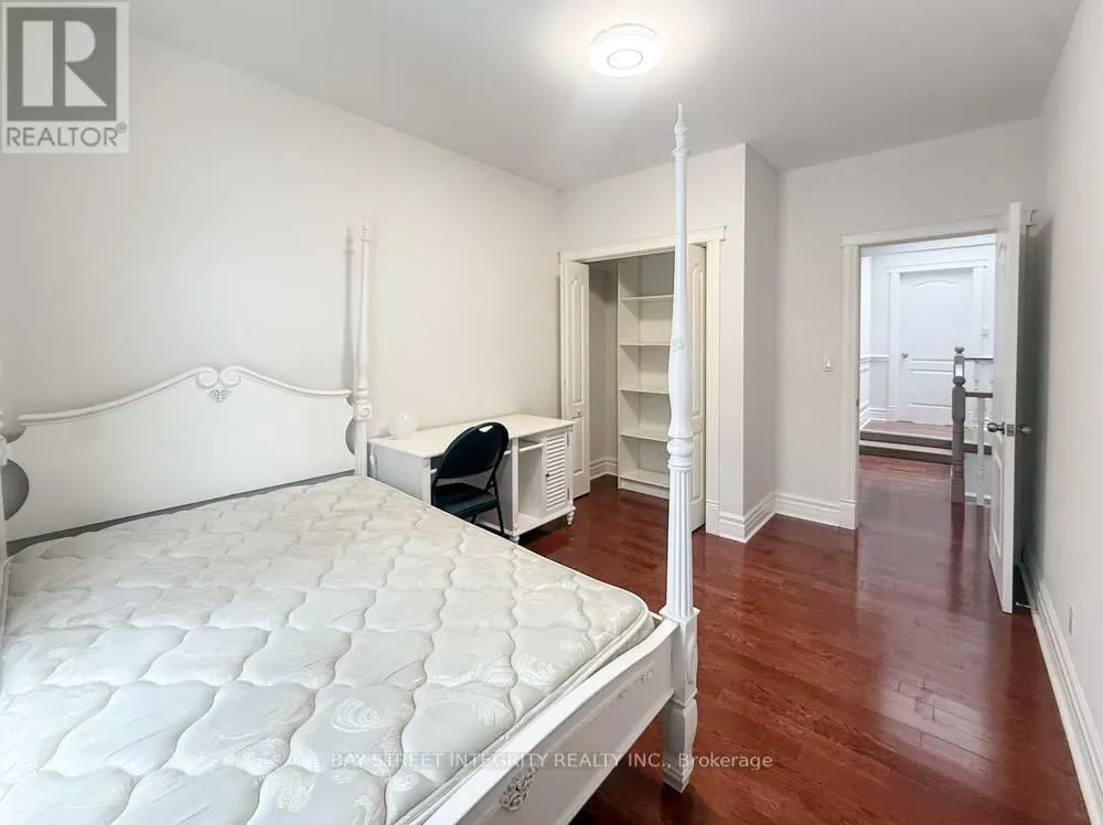 UNIT 1 - 275 ESTELLE AVENUE
