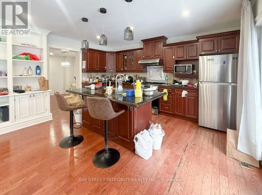 UNIT 1 - 275 ESTELLE AVENUE