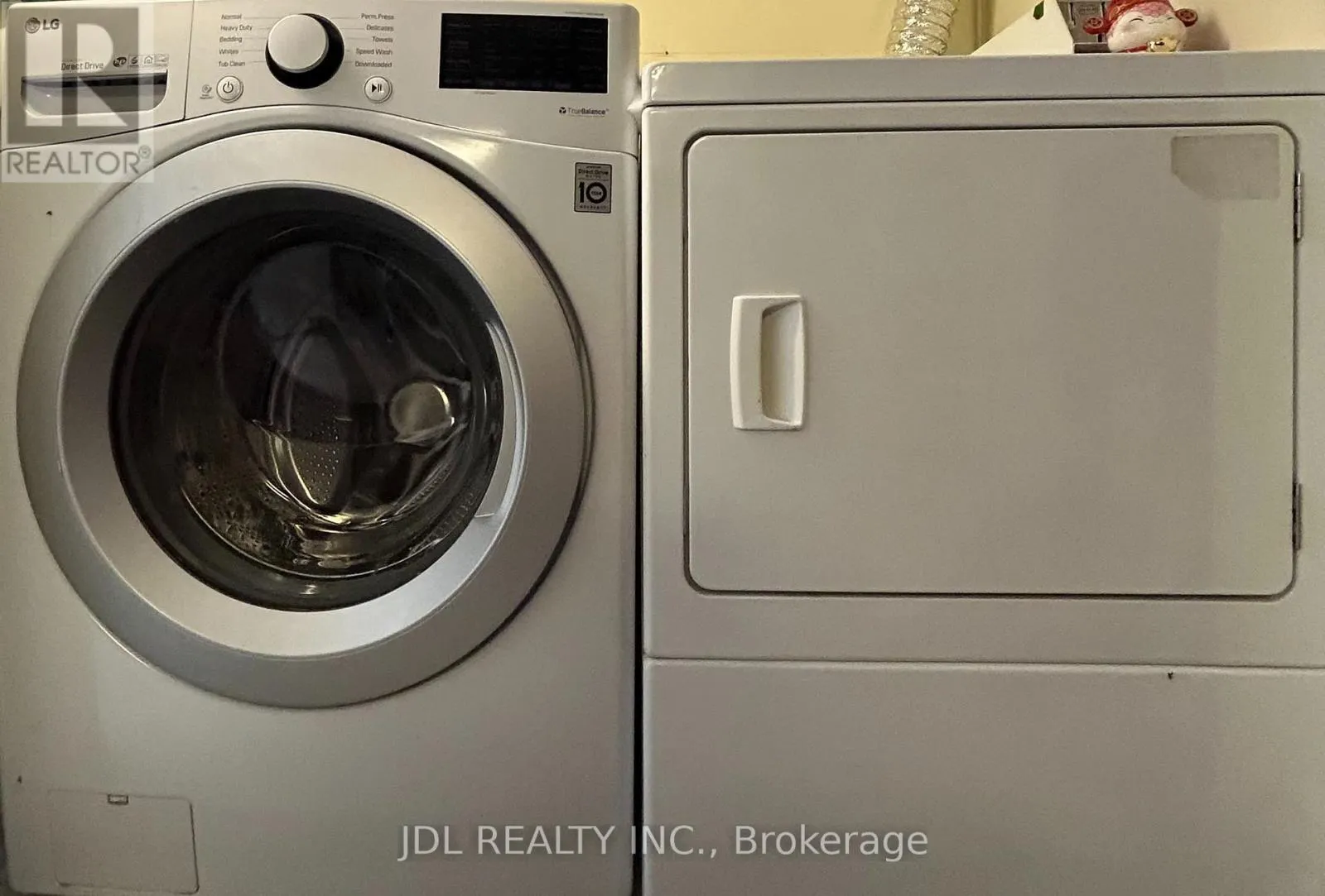 MASTERBEDROOM WALKOUTBSMT - 186 WILFRED AVE AVENUE