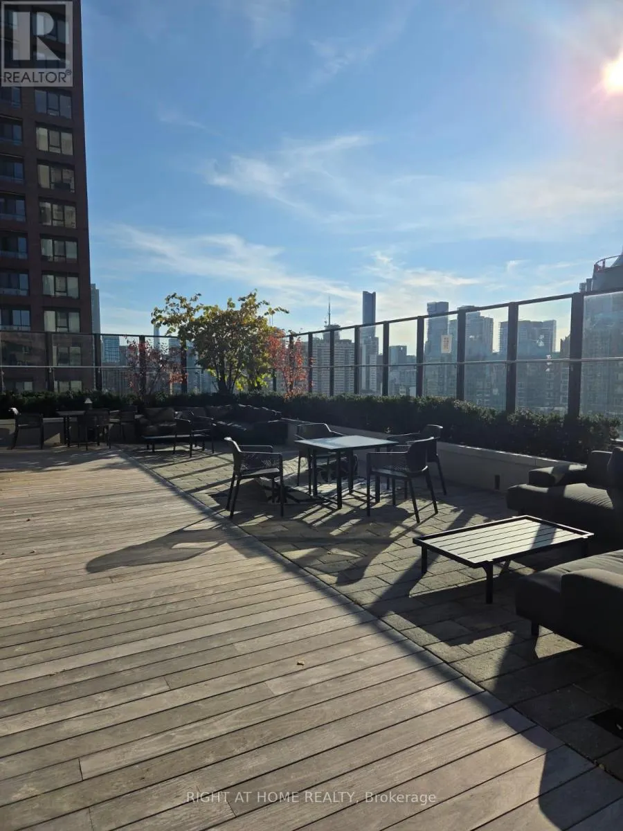 3705 - 395 BLOOR STREET E