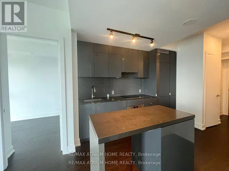 4101 - 7 GRENVILLE STREET