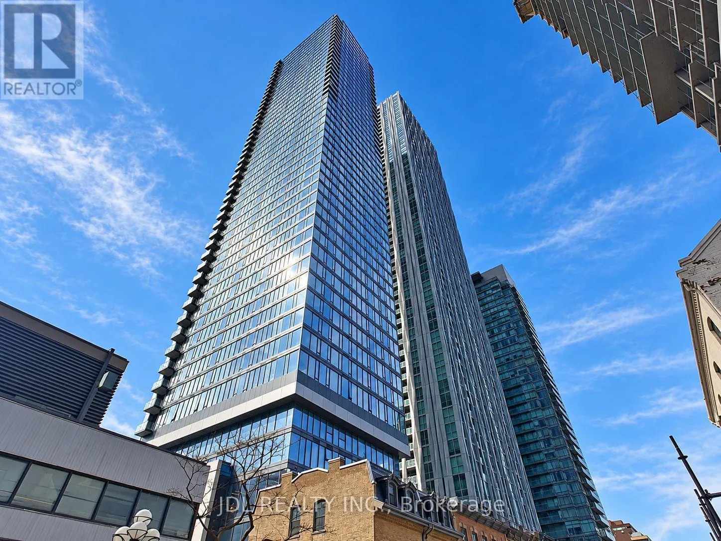 5105 - 8 CUMBERLAND STREET