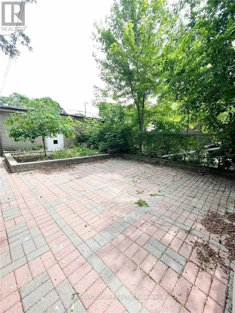 LOWER - 79 GREENSIDES AVENUE