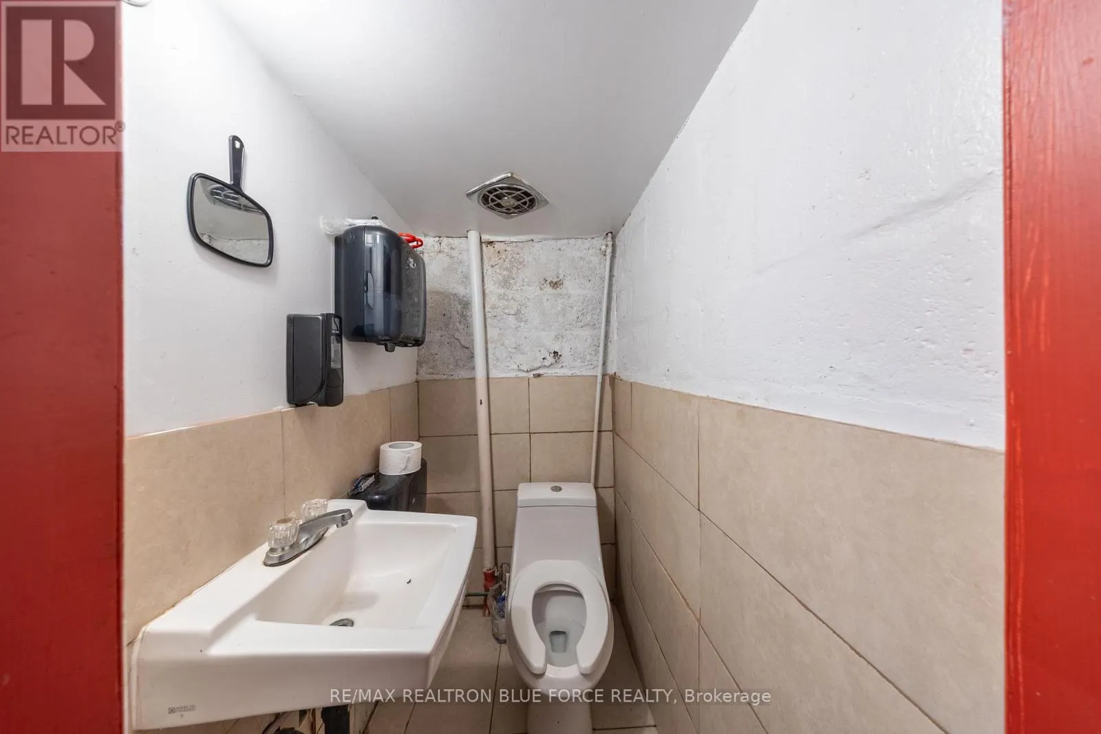 1100 EGLINTON AVENUE W