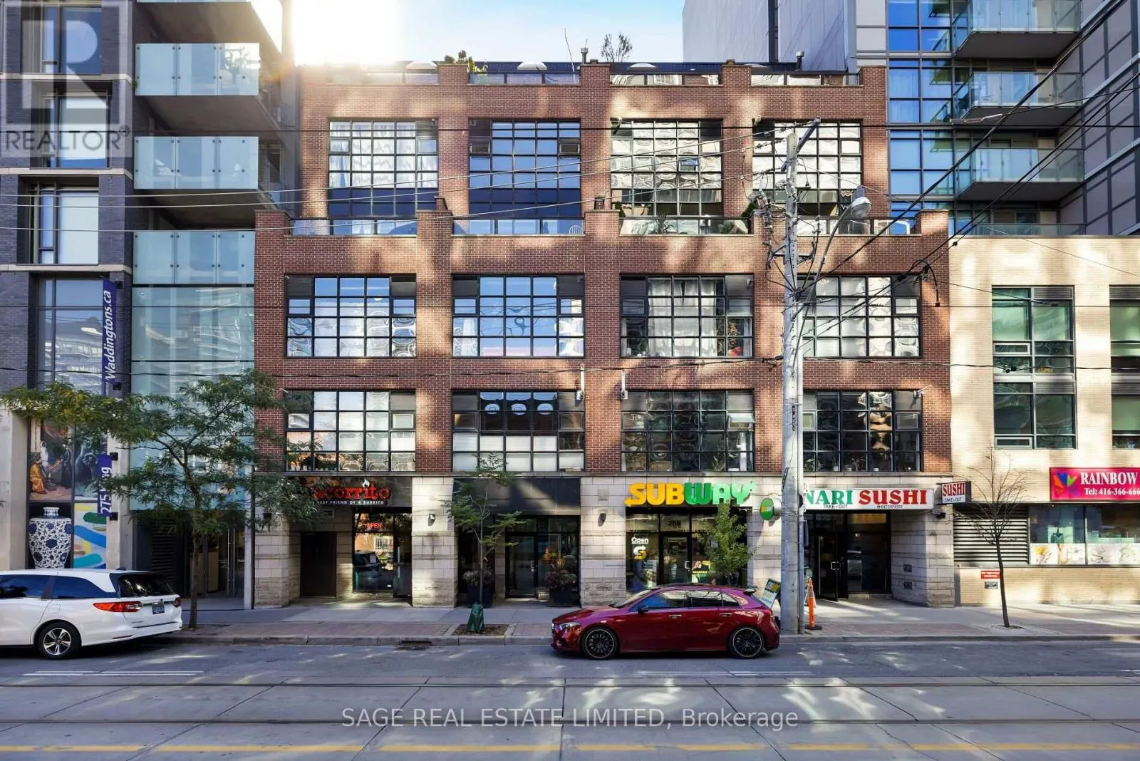 402 - 261 KING STREET E