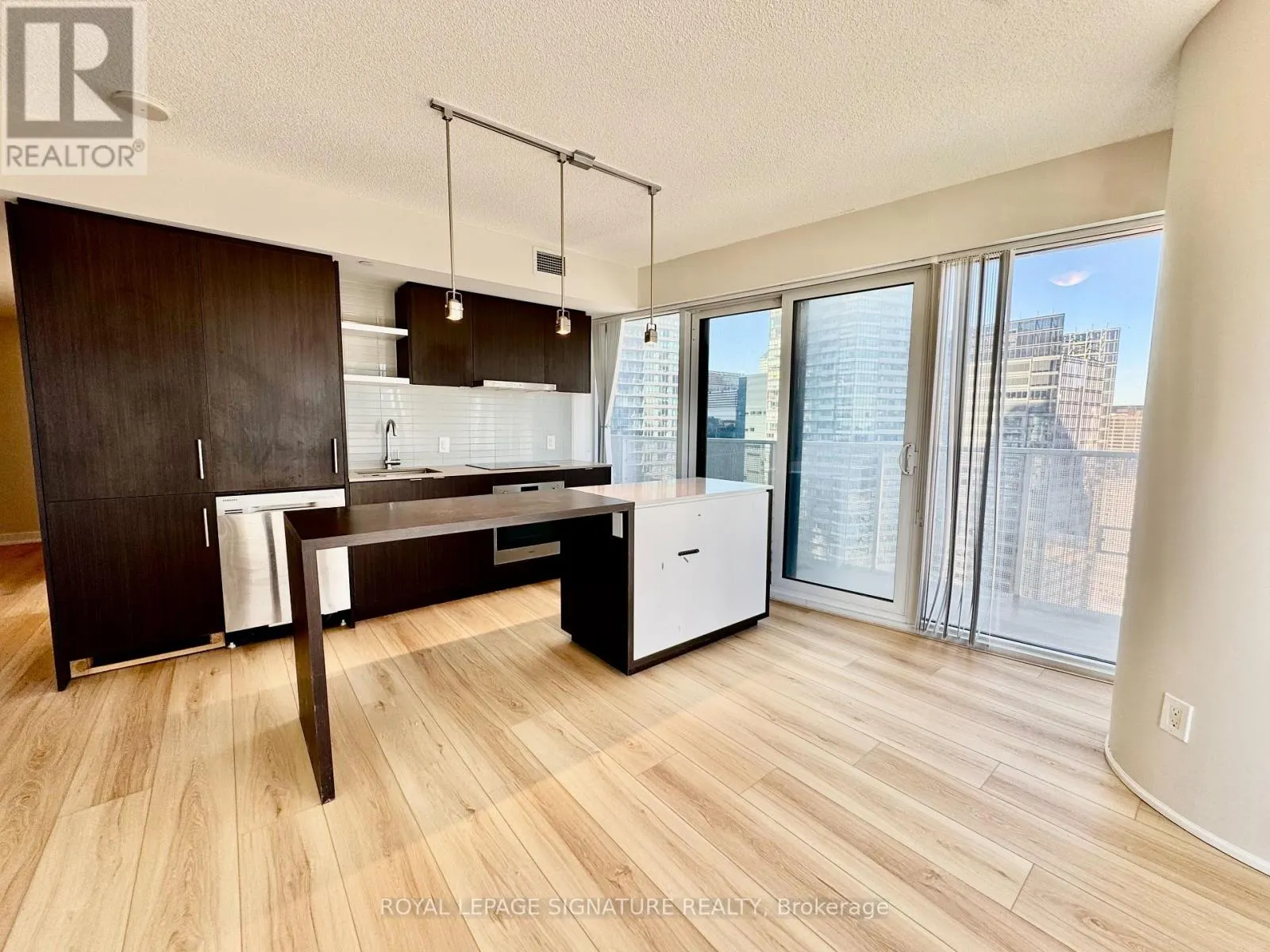 3404 - 88 HARBOUR STREET