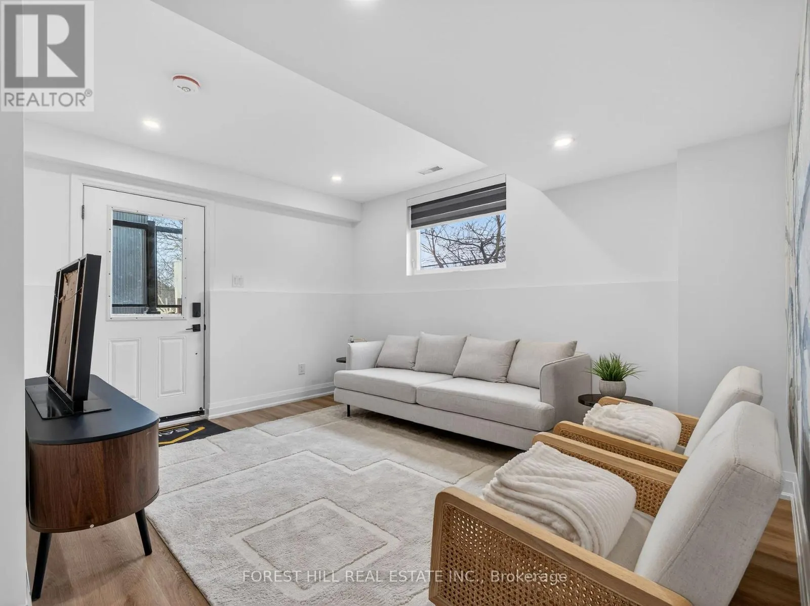 D - 5 HOPPERTON DRIVE