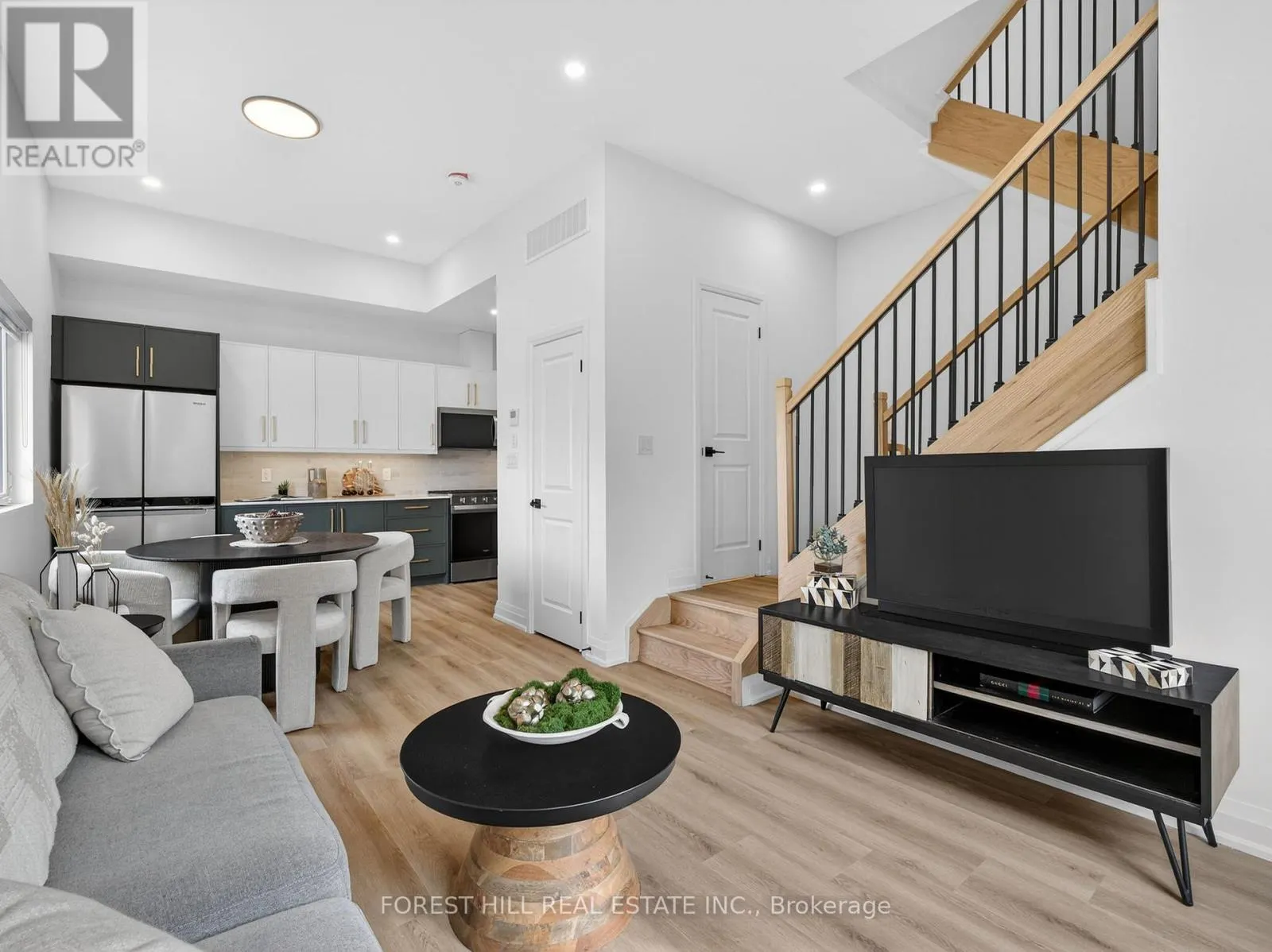 D - 5 HOPPERTON DRIVE