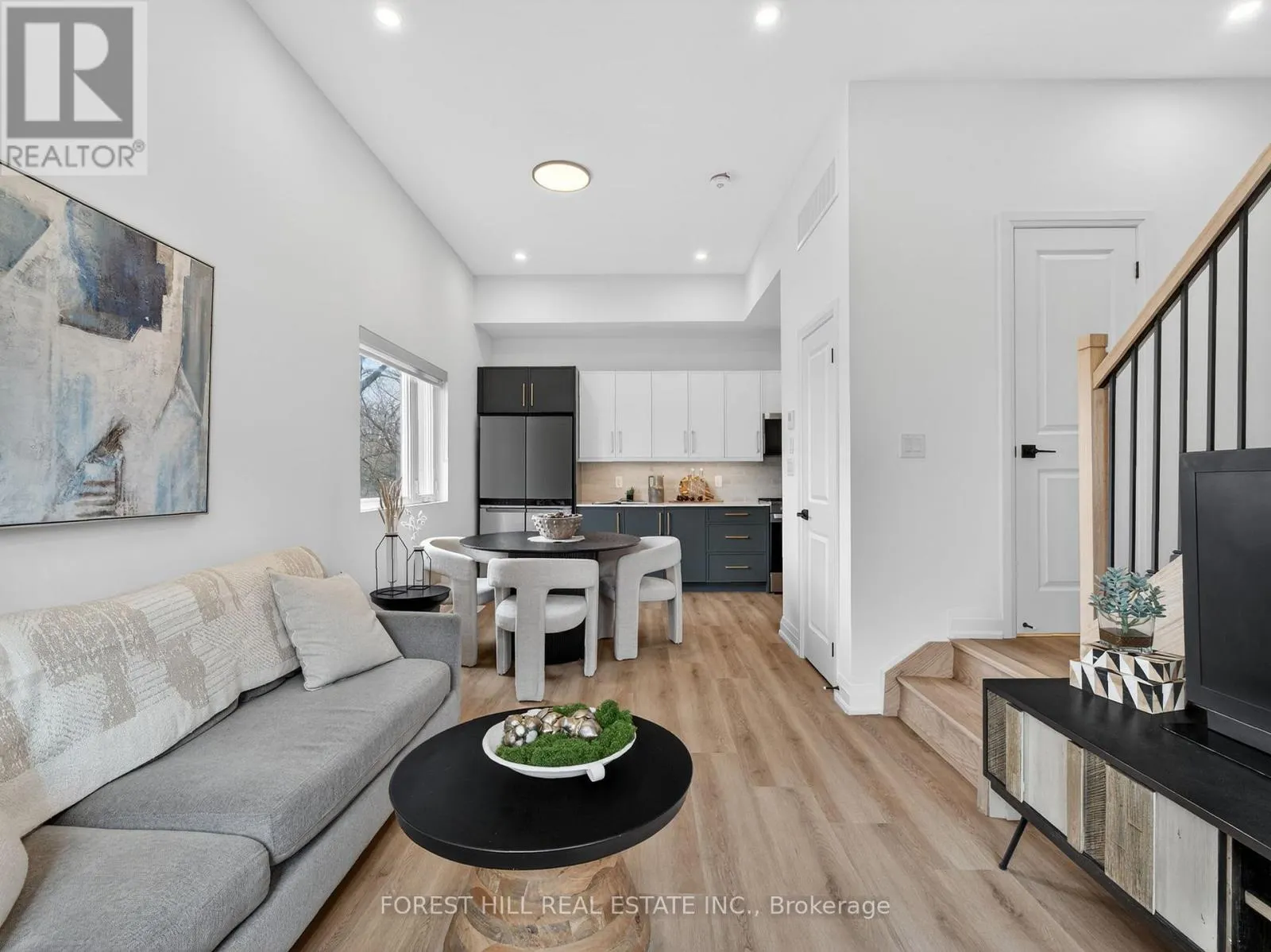 D - 5 HOPPERTON DRIVE