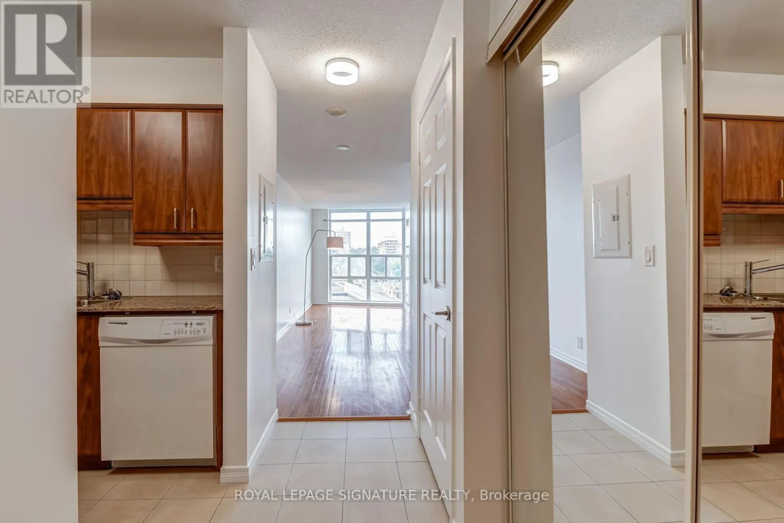 612 - 736 SPADINA AVENUE