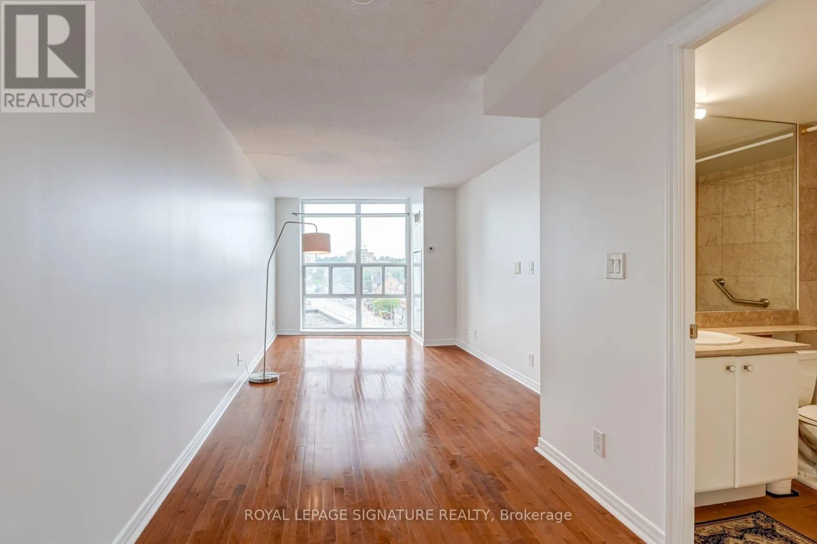 612 - 736 SPADINA AVENUE