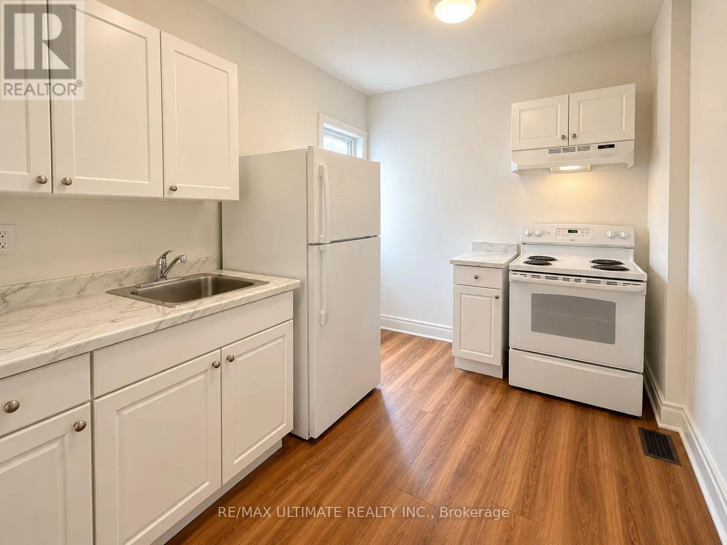 B - 406A BLOOR STREET W