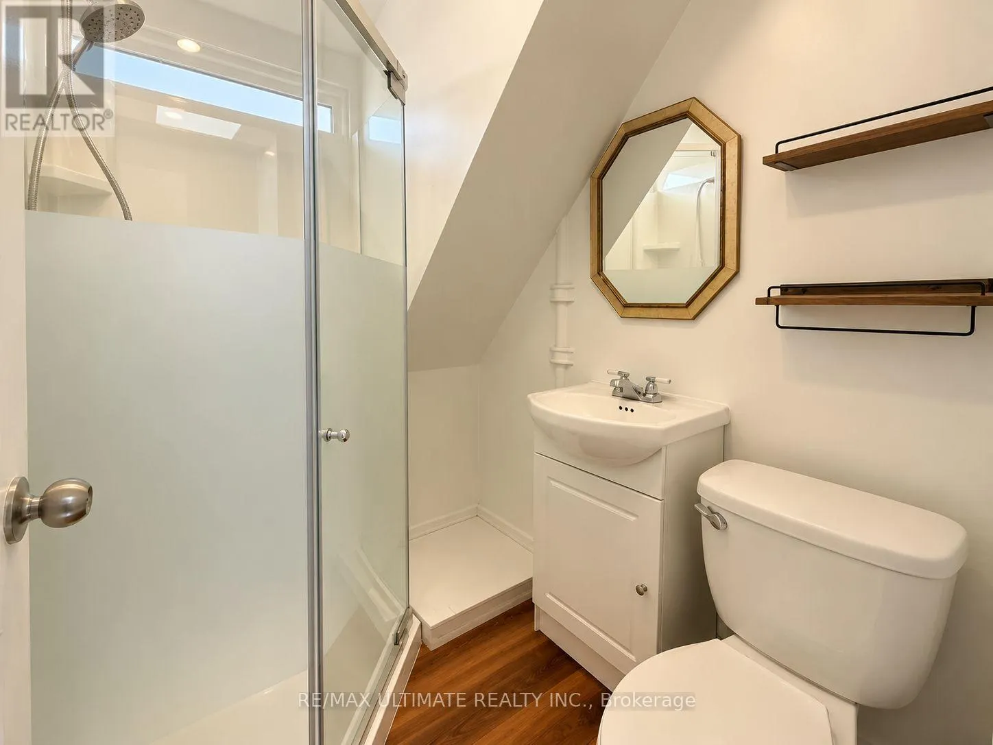 B - 406A BLOOR STREET W