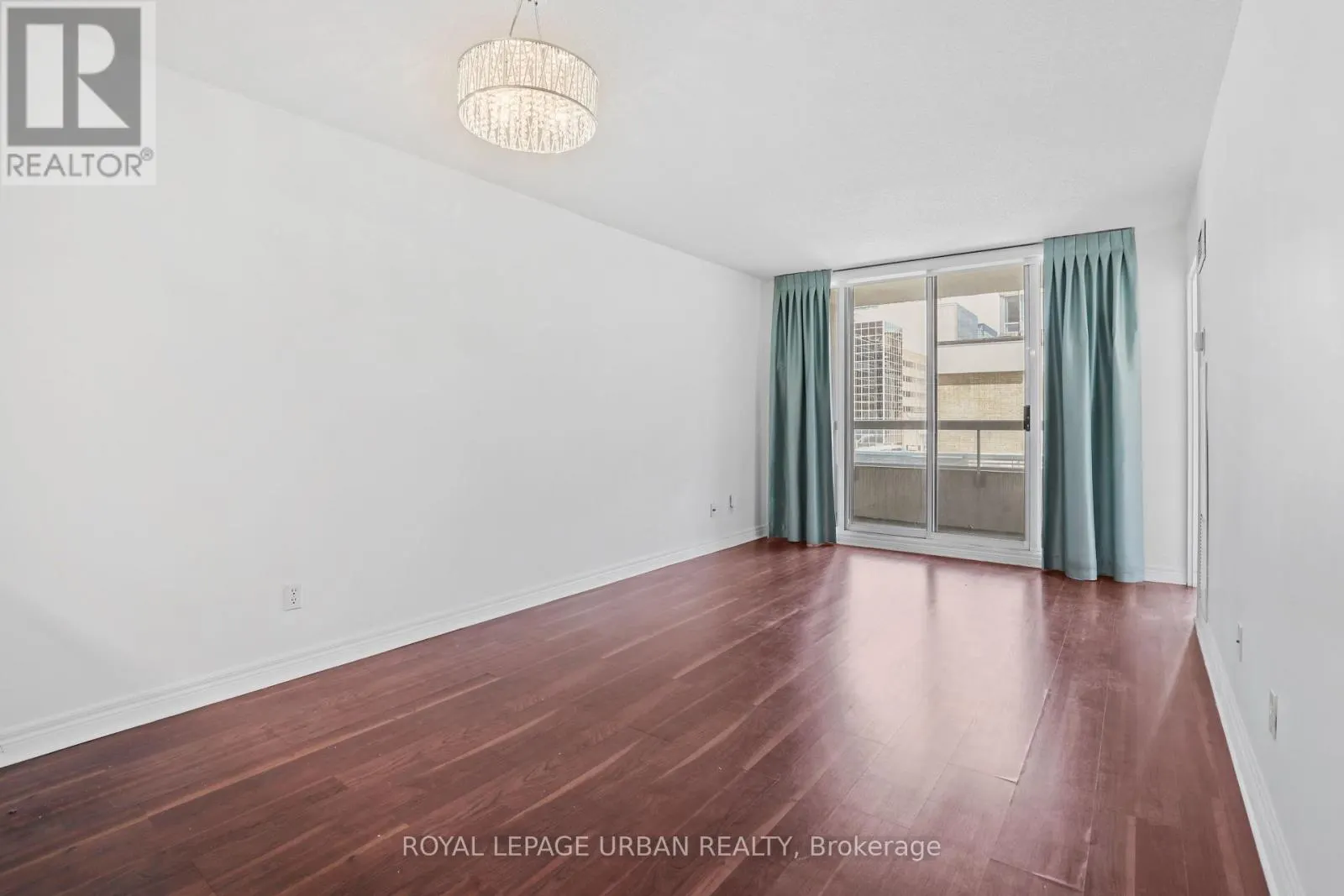 506 - 43 EGLINTON AVENUE E