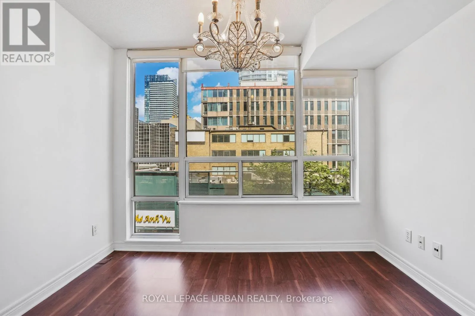 506 - 43 EGLINTON AVENUE E