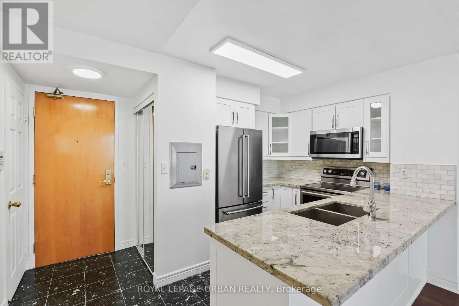 506 - 43 EGLINTON AVENUE E