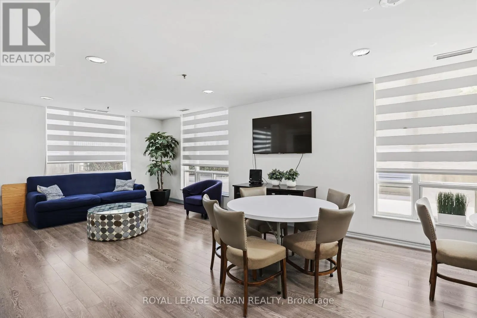 506 - 43 EGLINTON AVENUE E