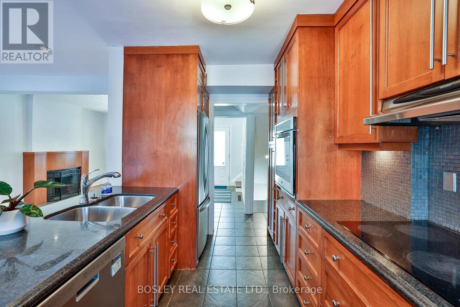 262 BRIAR HILL AVENUE