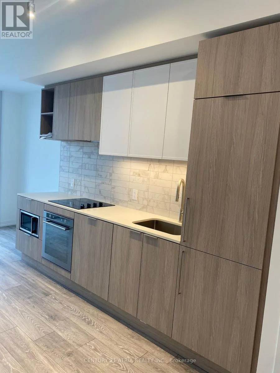829 - 2020 BATHURST STREET