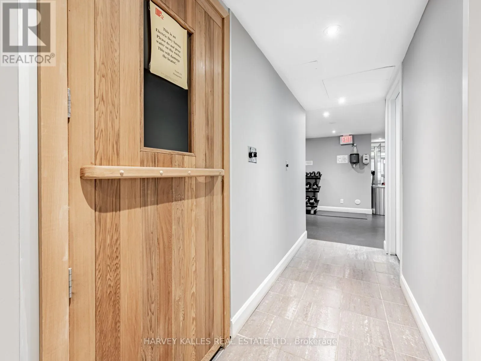 202 - 22 WELLESLEY STREET E