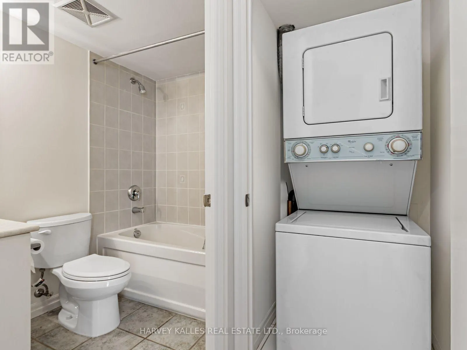 202 - 22 WELLESLEY STREET E