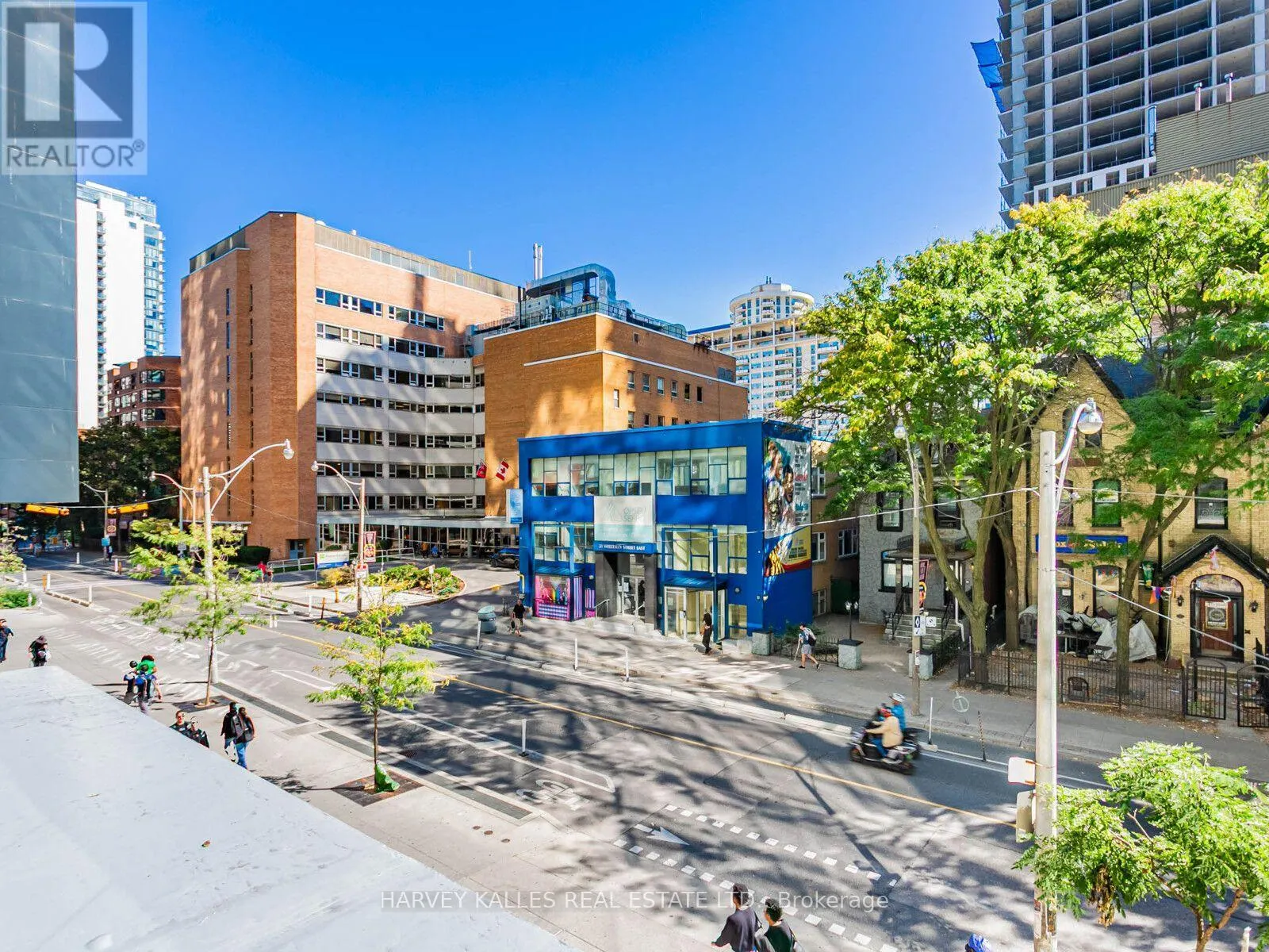 202 - 22 WELLESLEY STREET E