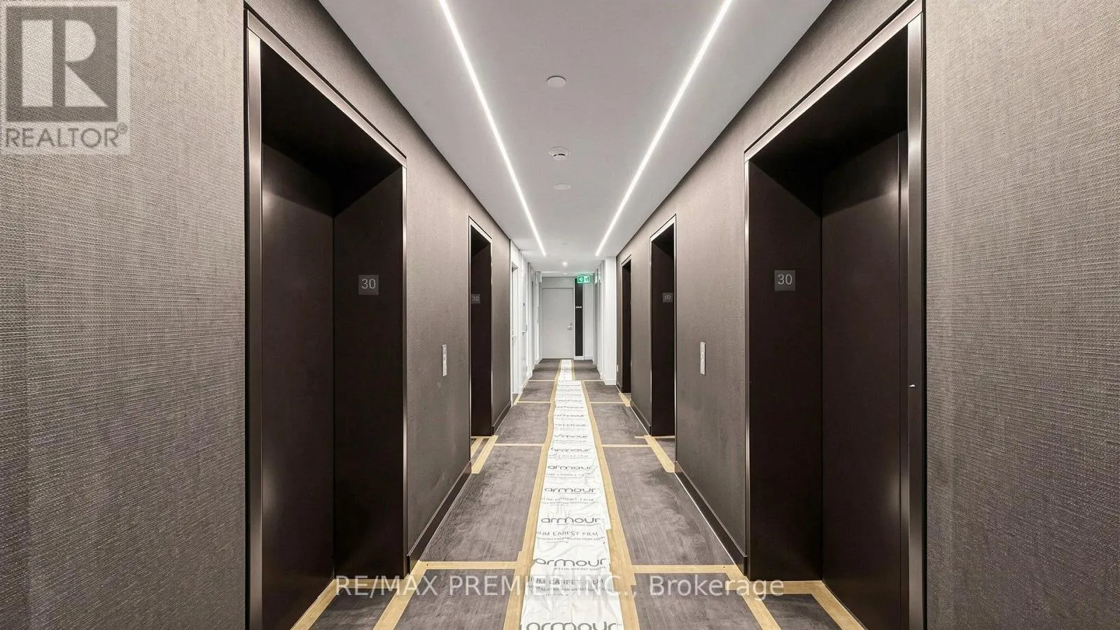 400 KING STREET W