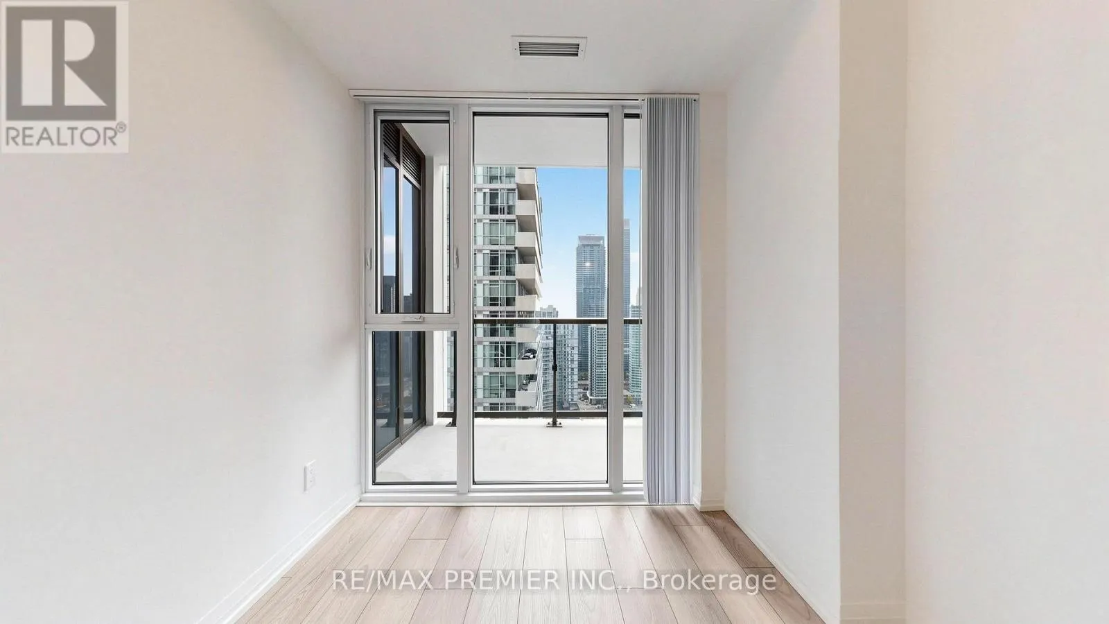 400 KING STREET W