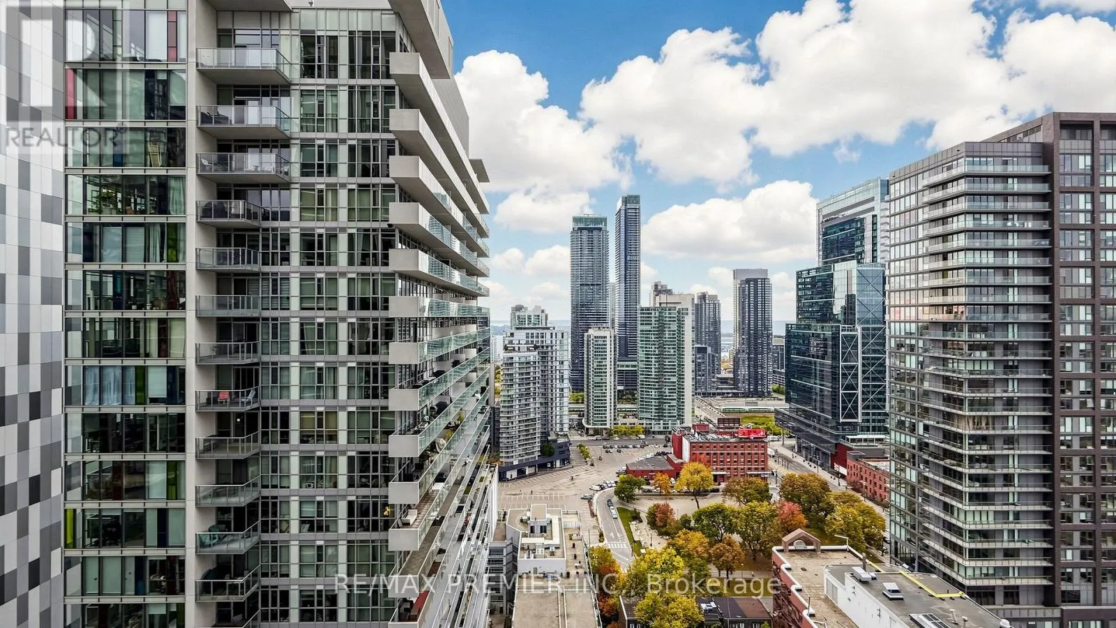 400 KING STREET W