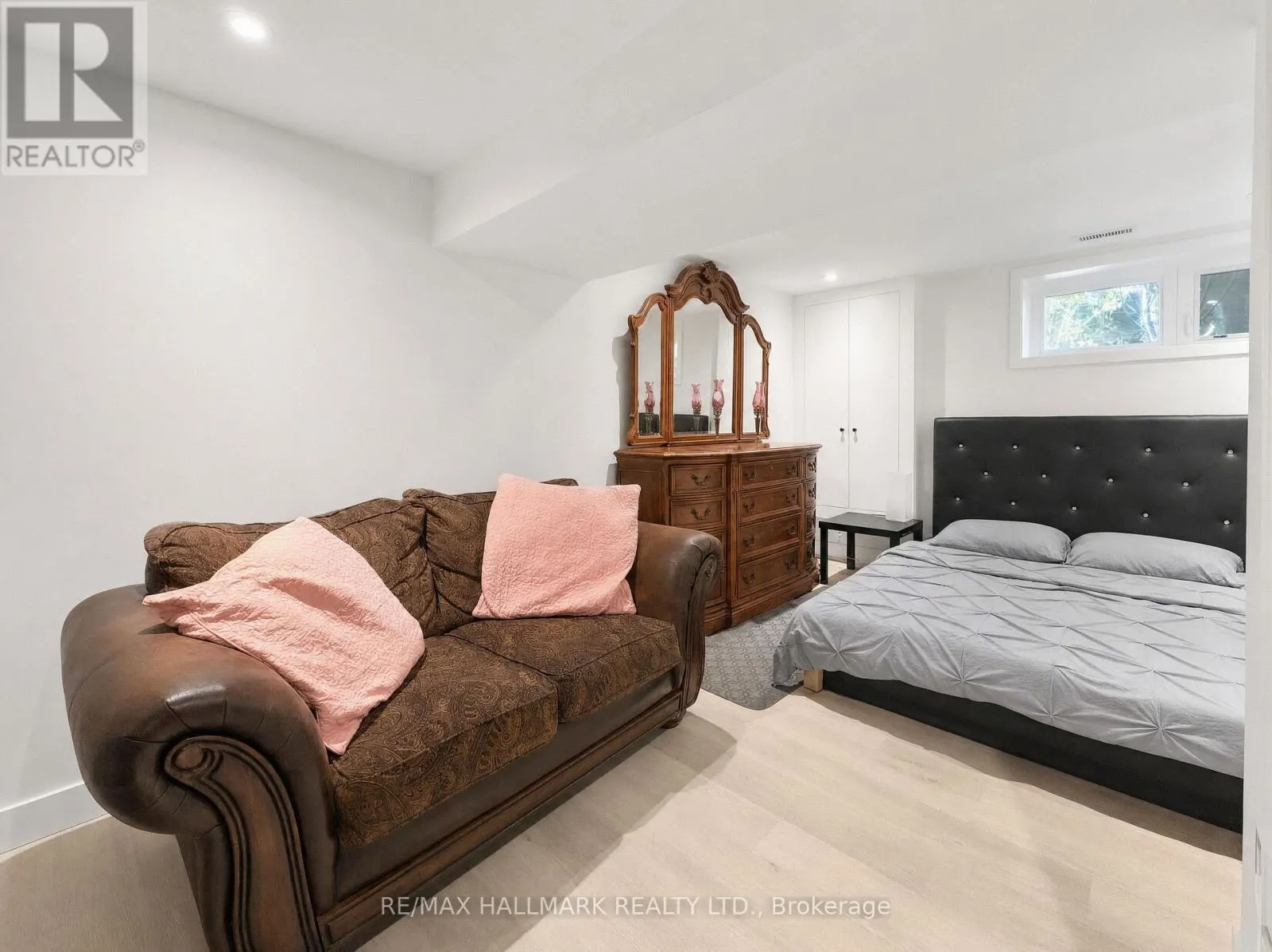 BSMT - 42 MILLGATE CRESCENT